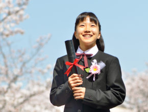 卒業式中止でも“感謝の気持ち”を伝え合おう。新型コロナの影響受け「ありがとうカード」を提供