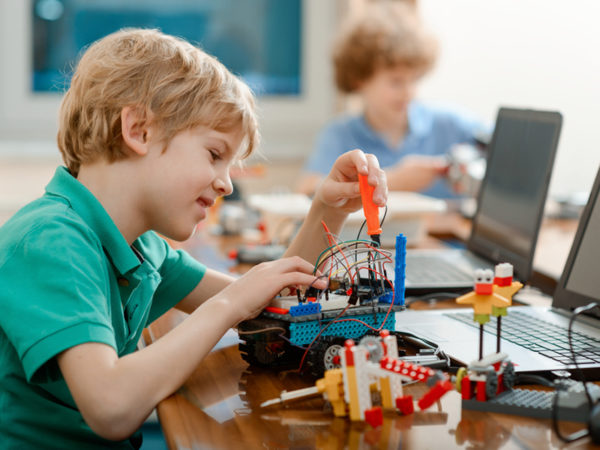 おうちで子供にプログラミングを教える前に! 知っておきたいSTEM教育「4つの基本ステップ」