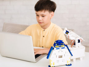 理数IT能力や思考力が育つ!? 自宅でオンライン受講できるSTEMスクールがオープン！