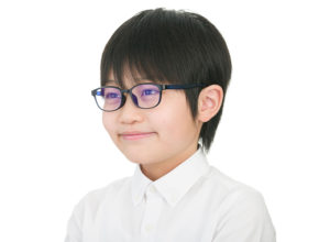 スマホやタブレットから子供の目を守る！ ブルーライトカットメガネ『ZoffPC』にキッズサイズが登場