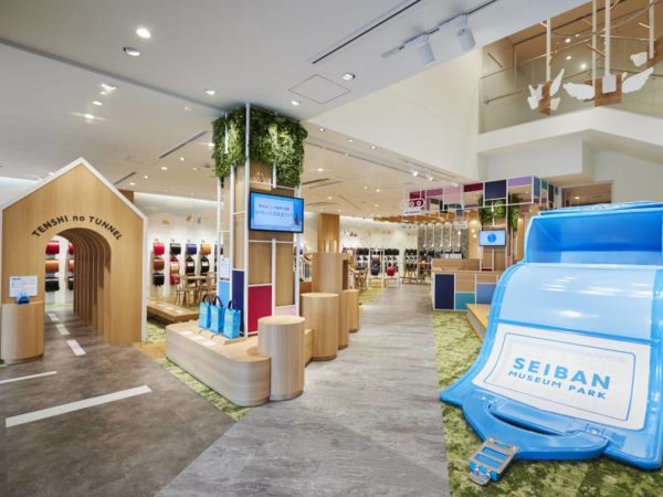 ランドセル作りを間近で見学できる！ 親子で楽しめる新スポットが誕生