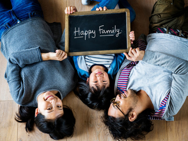 “頭の中のママ”から親離れできてる? 小島慶子さんが語る、共働き夫婦の子育てがうまくいくコツ