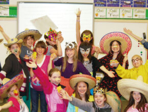 【世界の教育事情】土日登校案やユニークな外国語習得法も!? 海外の取り組み6選