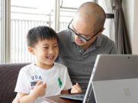 パパと息子の「JALリモート工場見学」レポ！ 最新型ジェット機やクイズに大興奮！