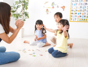 海外移住ファミリーの英語習得術！ 週1の教室通いから海外で得意科目にできるまで