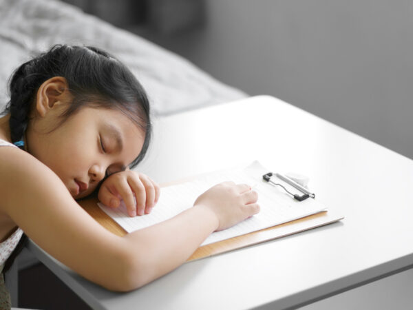わが子の睡眠習慣は大丈夫？ 世界一短い日本の子供の睡眠時間が成長へ及ぼす影響とは