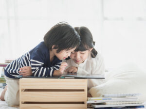 「オンライン読書教育」で7割が本嫌い克服!? 子供の活字離れが不安なパパママ必見