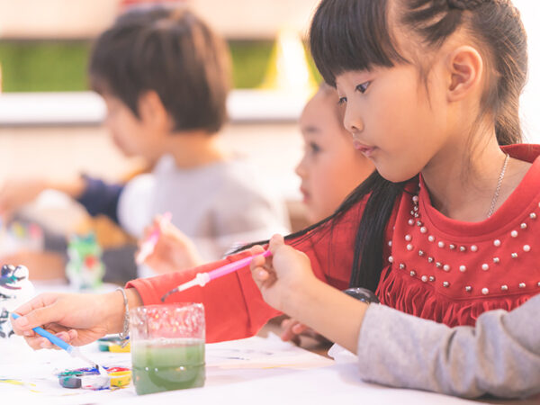 偏差値重視で「生きる力」は低下している!? 子供に本当に必要な“触れる教育”とは