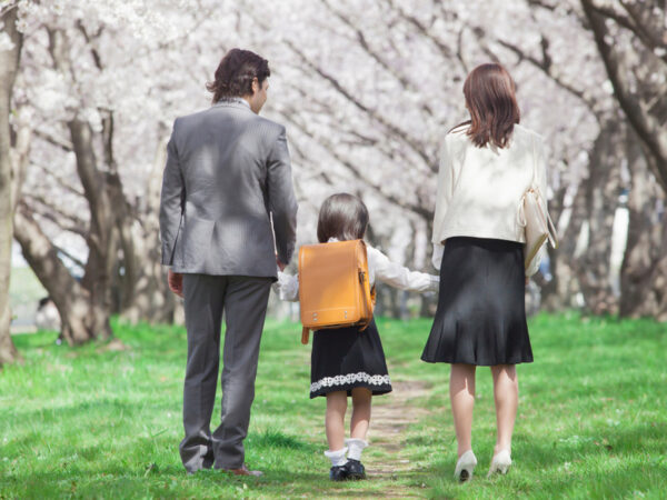 6歳児の成長に重要なことは？ 幼児教育の祖・フレーベルに学ぶ、遊びと家族の役割