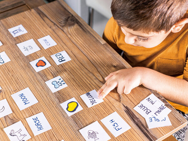 非認知能力が遊ぶほどに伸びていく!? 家族で楽しむ「カードゲーム」のメリットとは