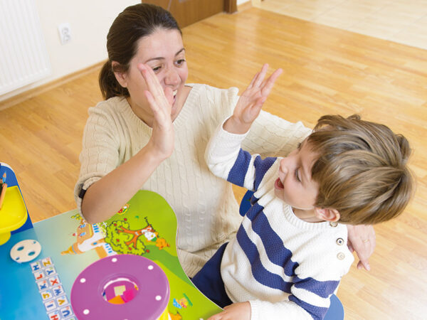 学ぶ意欲を育てるには？ 小学生になるまでに親が子供にしてあげたい「5つの心がけ」