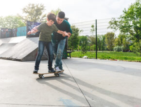 ＜募集終了＞「ムラサキスポーツ」スケボースクール体験撮影、未経験キッズモデル4組を大募集！