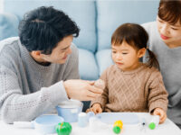 子供の発達段階に合ったオモチャって？ 関わり方のコツもわかる専門家監修サイト登場