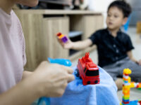 オモチャの消毒や除菌、間違えば破損の原因に!? プロが教える正しいお手入れのコツ