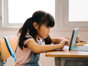 わが子を被害者にも加害者にもしないために。子供がネットに触れる前に教えるべきこと