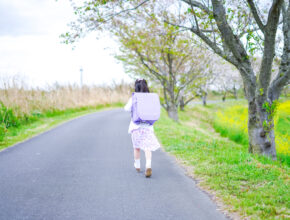 わが子の放課後問題に救世主現る!? スマホアプリで見守る最先端GPSサービスって？