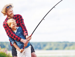 自然体験が子供の自己肯定感を高める!? 専門家が「親子の釣り」をオススメする理由