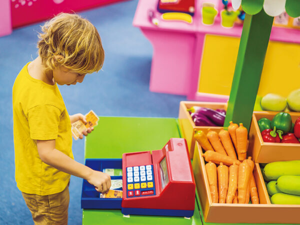 ゲームや遊びでも!? 日常生活で「子供へのお金の教育」がすぐできる6つの実践方法