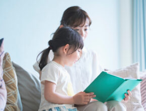 学力の基礎になる「想像力」を伸ばす！ “見る”だけじゃない絵本の読み聞かせ術とは