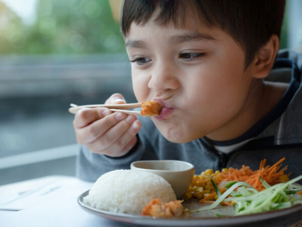 パパママ約300人に聞いた！ 小学生が好き嫌いなく食べる夕食TOP10＆作るコツ