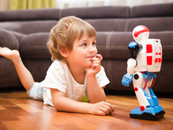 AIに代えられない「発想力」を伸ばすには? 親子で身につけるデザイン的思考の習慣