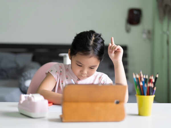 約7割の親がITリテラシーに不安!? 期待高まるテストのオンライン化と切実な課題