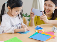 【弁護士が解説】子供の写真のSNS投稿はコレに注意！ 実際のトラブル＆対処法も