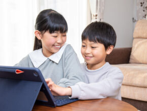 子どものChatGPT利用は規制すべき？ 意識調査でわかったメリット・デメリット