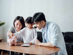 【調査結果】子ども×お金の勉強は何歳から・何を教える？ 3000人に聞いた最新事情