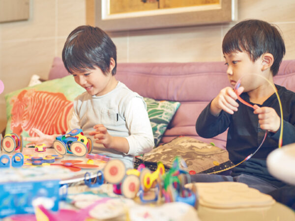 ＜募集終了＞【都内撮影】4～5歳キッズモデル2名募集！ 体験した知育玩具クリックソーもプレゼント！