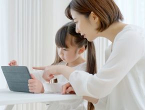 【専門家が解説】情報過多時代を健やかに生きる「デジタル・シティズンシップ教育」とは