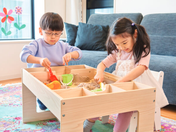 子ども専用「夢中&集中ワークスペース」が登場! ラングスジャパンのキッズテーブル