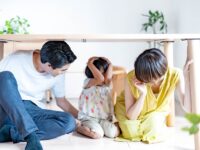 2025年最新防災グッズ4選！ 子育てファミリーにおすすめのライト・寝袋・衣服・端末