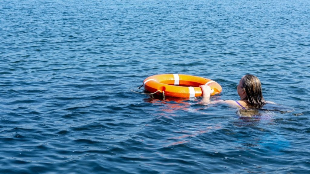 水難事故に遭ったらどう対応したらいい？「水上安全法」で水難事故から命を守ろう！